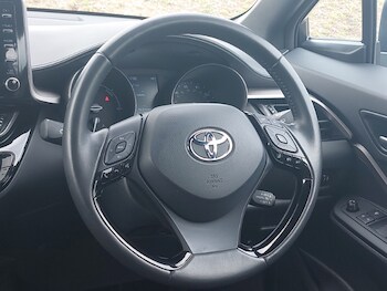 Used Toyota C-HR 2021 for sale - 75039998: Photo
