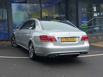 Used Mercedes-Benz E Class 2016 for sale - 76493490: Photo