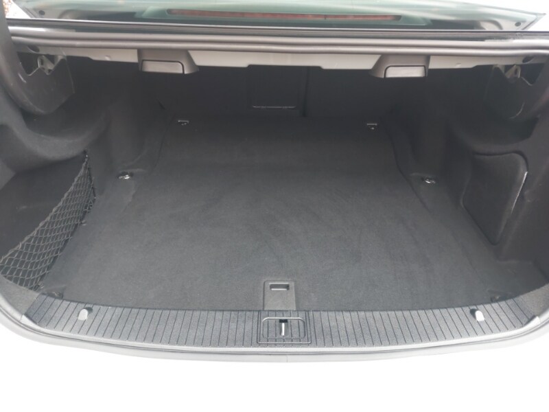 Used Mercedes-Benz E Class 2016 for sale - 76493490: Photo 8