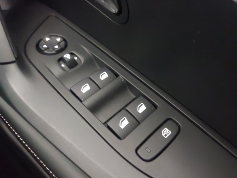 Used Peugeot 2008 2023 for sale - 77201926: Photo 18