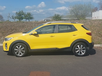 Used Kia Stonic 2023 for sale - 78333851: Photo