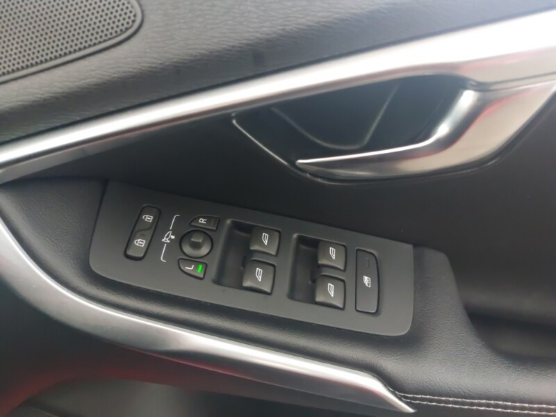 Used Volvo V40 2016 for sale - 78164353: Photo 18