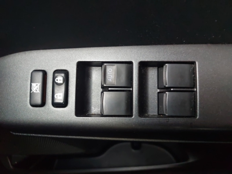 Used Toyota RAV4 2018 for sale - 77101580: Photo 12