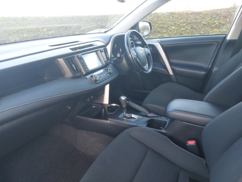 Used Toyota RAV4 2018 for sale - 77101580: Photo 5