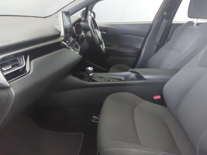 Used Toyota C-HR 2017 for sale - 77517966: Photo 5