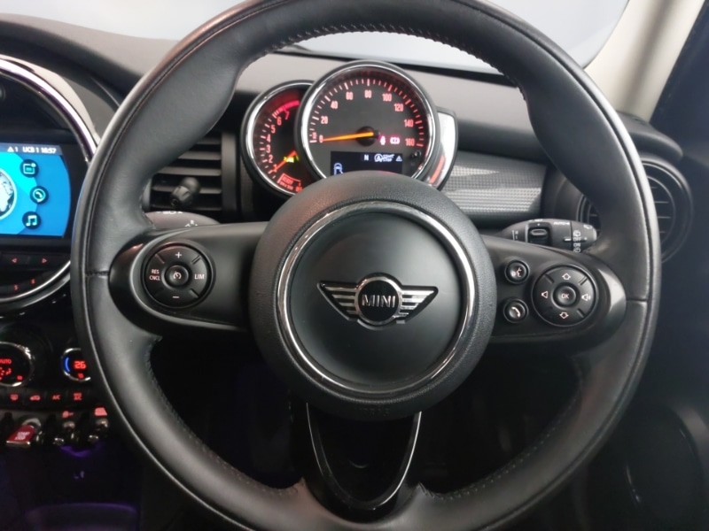 Used MINI Hatch 2018 for sale - 76749238: Photo 11