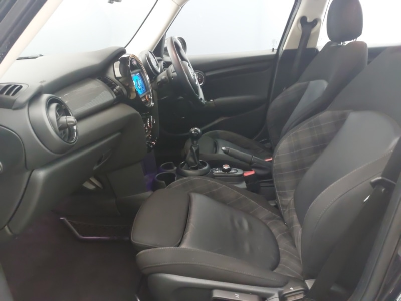 Used MINI Hatch 2018 for sale - 76749238: Photo 5