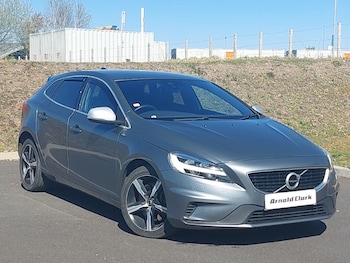 Used Volvo V40 2017 for sale - 78490679: Photo