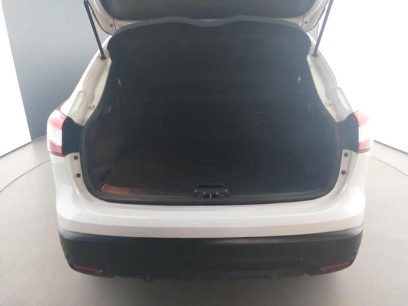 Used Nissan Qashqai 2016 for sale - 76975138: Photo 8