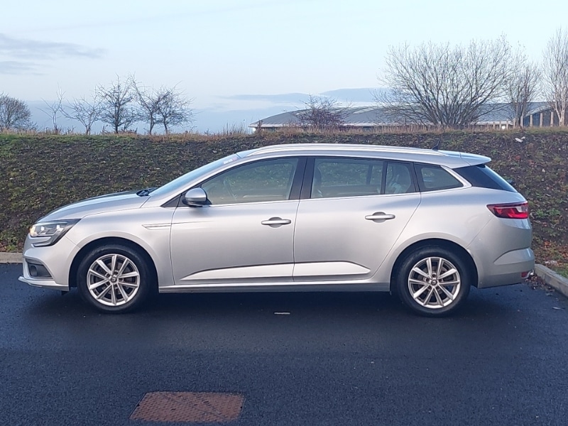 Used Renault Megane 2017 for sale - 77573309: Photo 4
