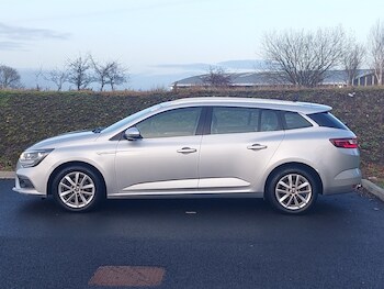 Used Renault Megane 2017 for sale - 77573309: Photo