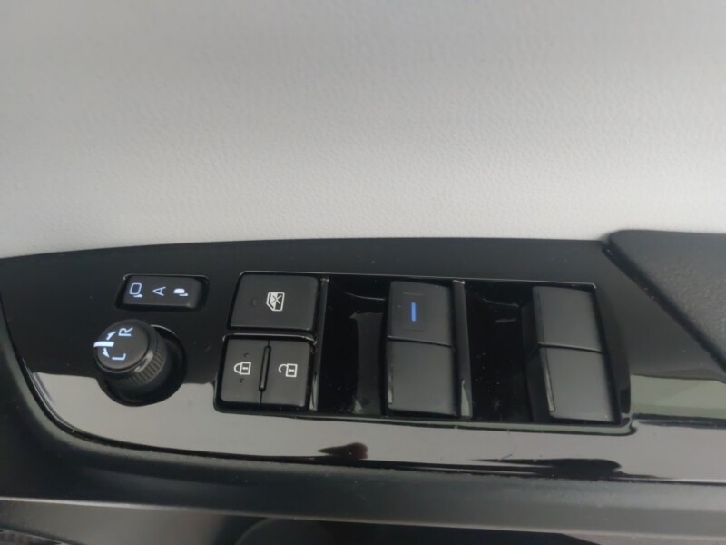 Used Toyota Prius 2021 for sale - 77818469: Photo 19