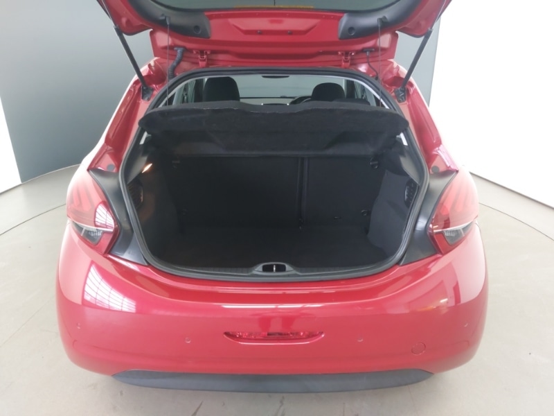 Used Peugeot 208 2019 for sale - 76737191: Photo 8