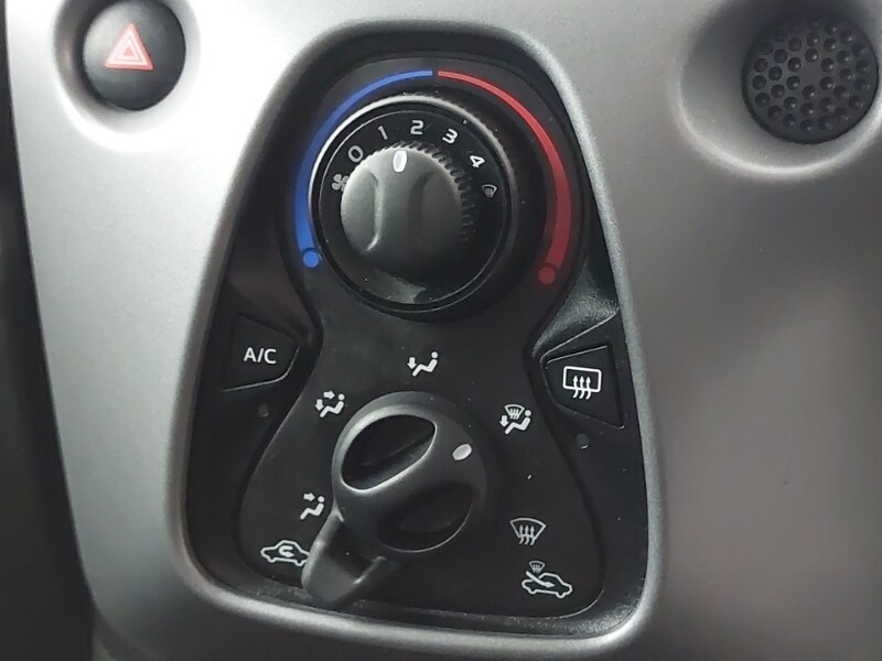 Used Toyota AYGO 2019 for sale - 78147483: Photo 17