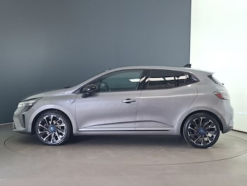 Used Renault Clio 2023 for sale - 79452192: Photo