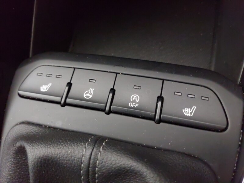 Used Kia Stonic 2018 for sale - 76614118: Photo 18