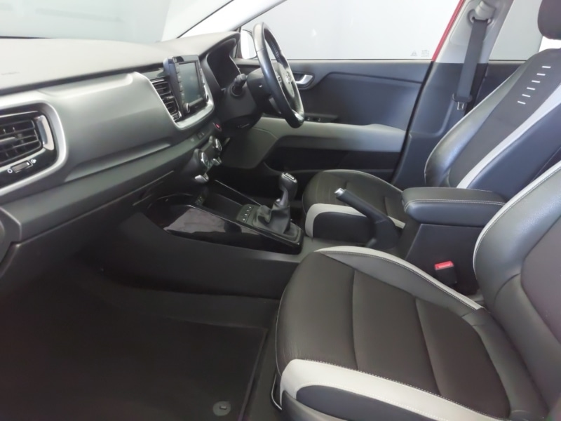 Used Kia Stonic 2018 for sale - 76614118: Photo 5