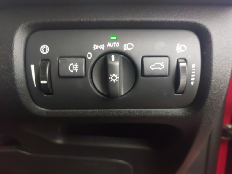 Used Volvo V40 2016 for sale - 77273447: Photo 14