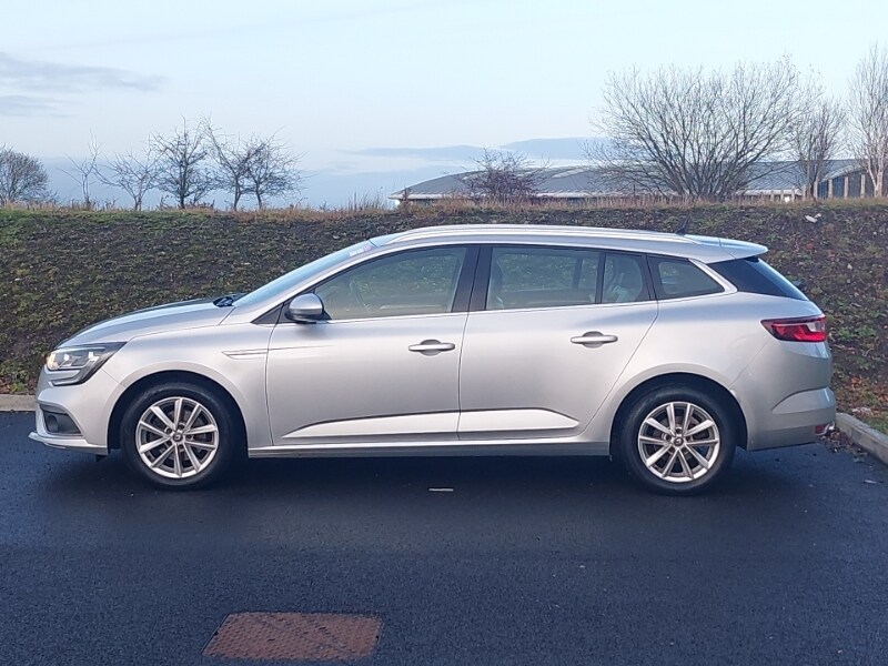 Used Renault Megane 2017 for sale - 76800137: Photo 4