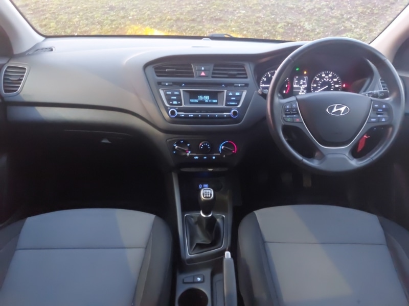 Used Hyundai i20 2018 for sale - 76752040: Photo 2