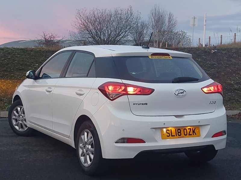Used Hyundai i20 2018 for sale - 76752040: Photo 3