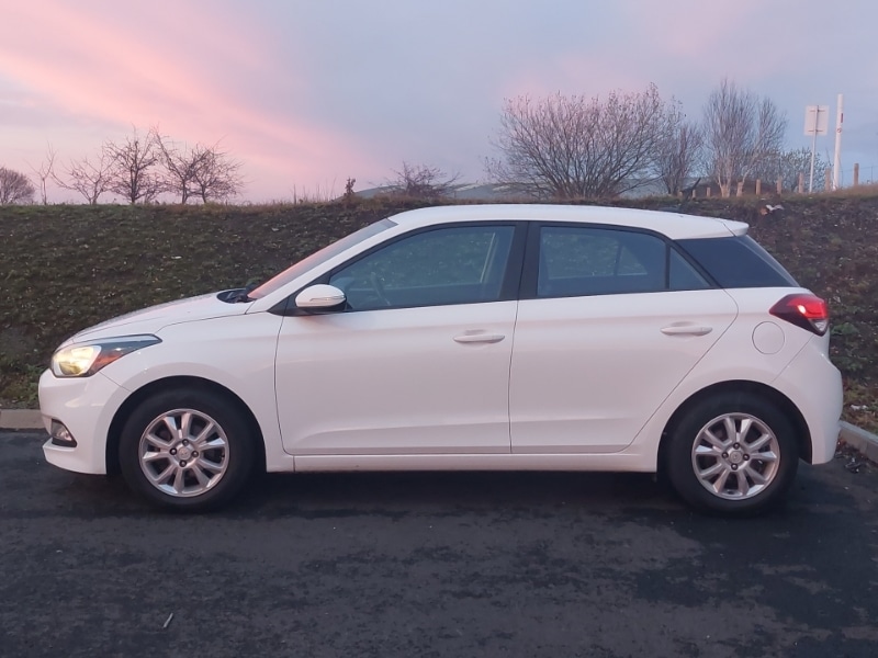 Used Hyundai i20 2018 for sale - 76752040: Photo 4