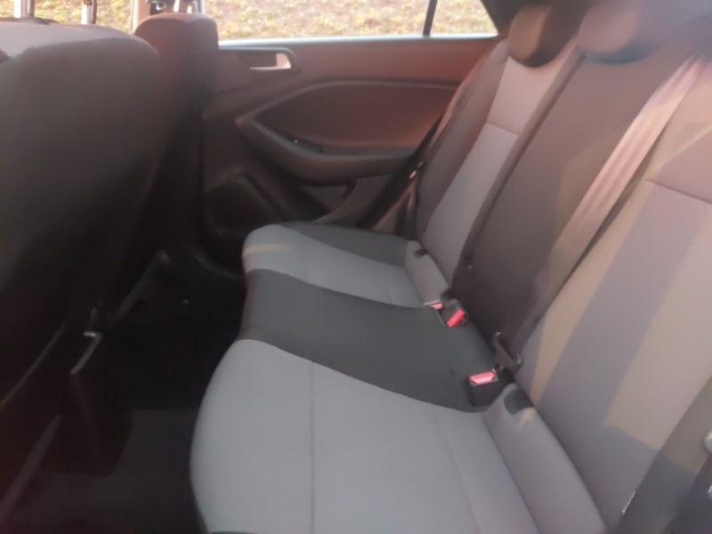 Used Hyundai i20 2018 for sale - 76752040: Photo 6