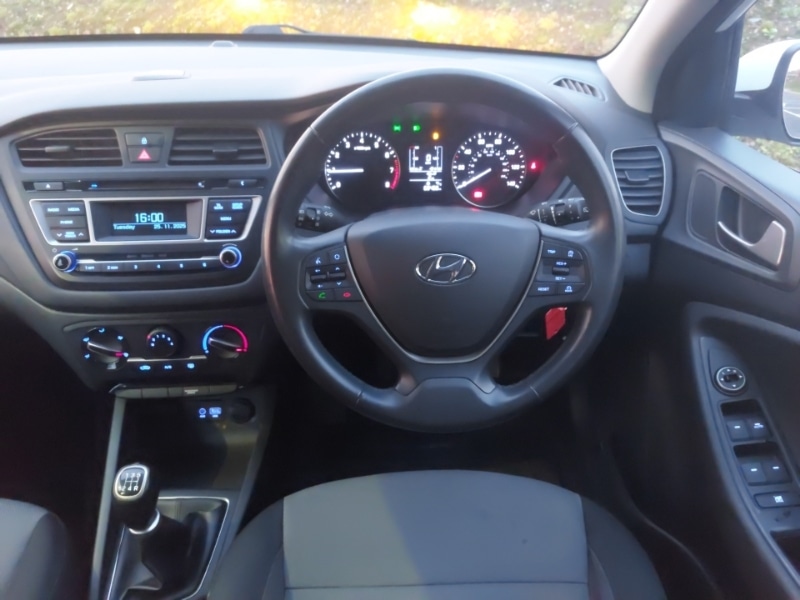 Used Hyundai i20 2018 for sale - 76752040: Photo 7