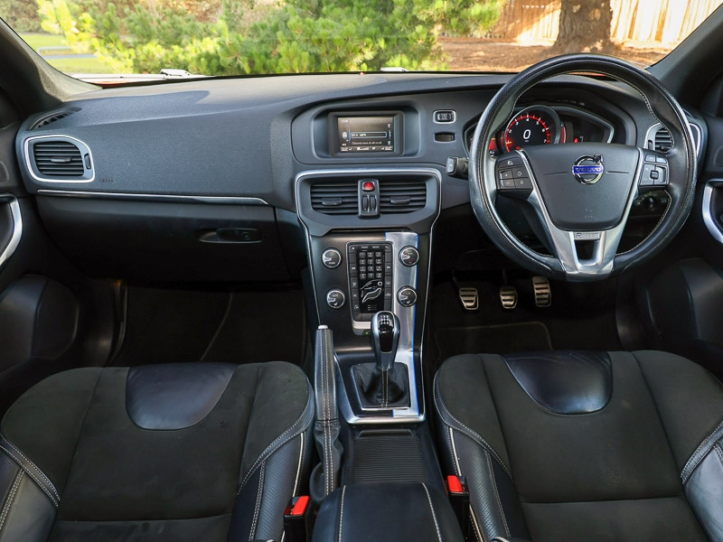 Used Volvo V40 2016 for sale - 76619159: Photo 2