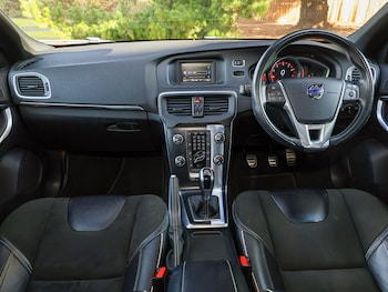 Used Volvo V40 2016 for sale - 76619159: Photo