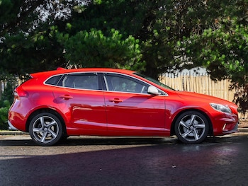 Used Volvo V40 2016 for sale - 76619159: Photo