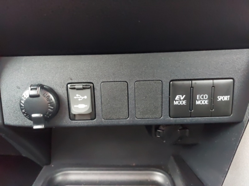 Used Toyota RAV4 2018 for sale - 76983146: Photo 14