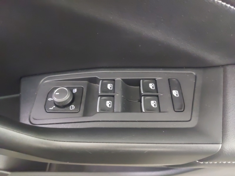 Used Volkswagen T-Roc 2022 for sale - 76484129: Photo 19