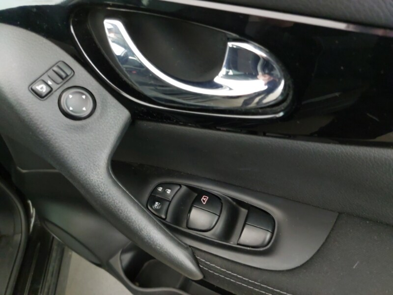 Used Nissan Qashqai 2017 for sale - 76815897: Photo 18