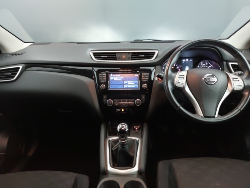 Used Nissan Qashqai 2017 for sale - 76815897: Photo 2