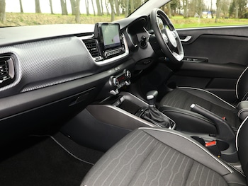 Used Kia Stonic 2025 for sale - 78567807: Photo