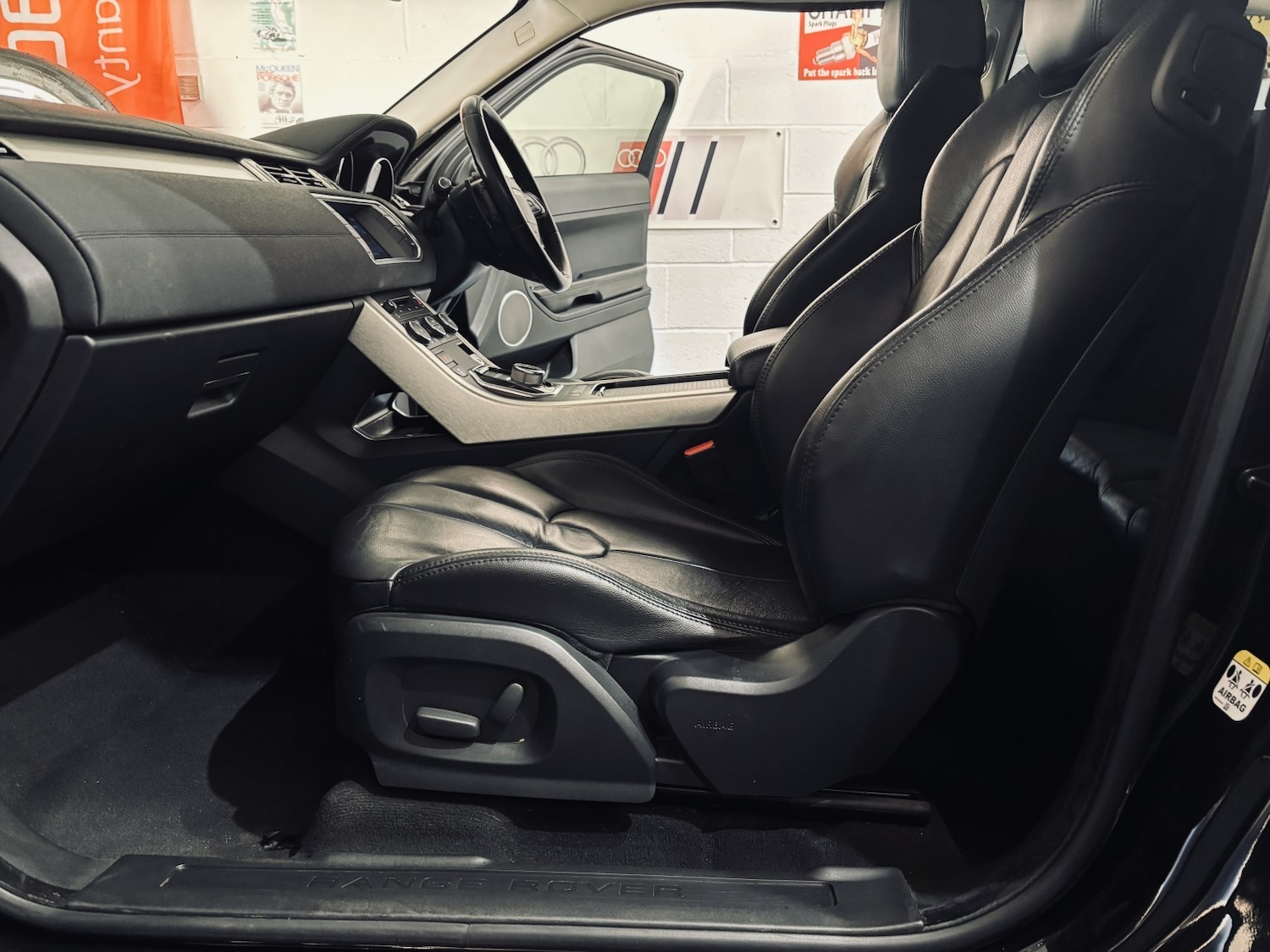 Used Land Rover Range Rover Evoque 2011 for sale - 76418383: Photo 11