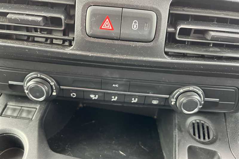 Used Vauxhall Combo Life 2022 for sale - 77146807: Photo 15