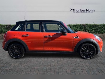 Used MINI Hatch 2018 for sale - 77960256: Photo