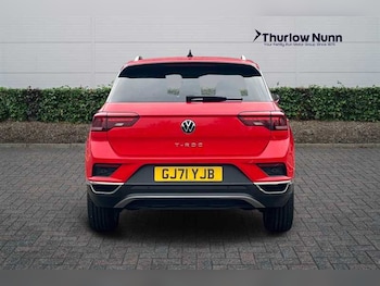 Used Volkswagen T-Roc 2021 for sale - 77293622: Photo
