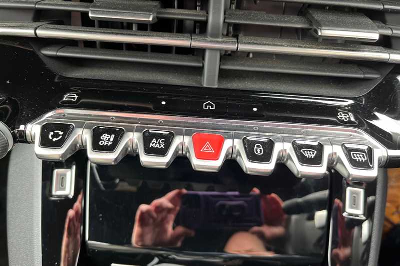 Used Peugeot 2008 2023 for sale - 77513218: Photo 15