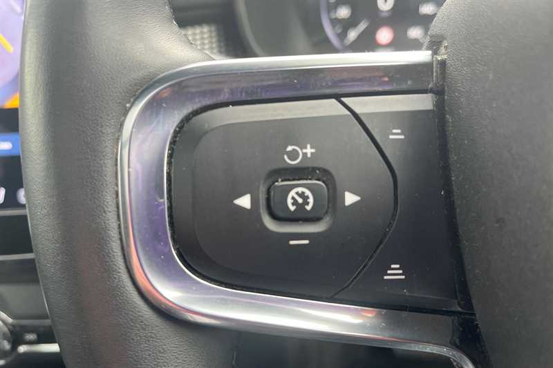 Used Volvo XC40 2021 for sale - 76112567: Photo 21