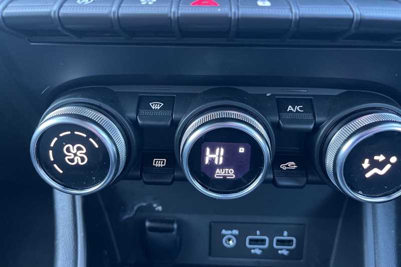 Used Renault Captur 2023 for sale - 77471850: Photo 15