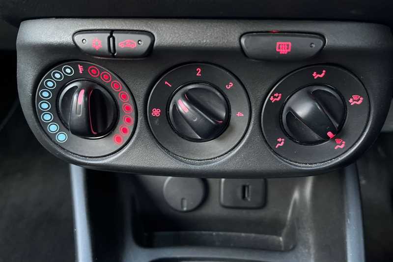 Used Vauxhall Corsa 2018 for sale - 76487643: Photo 15