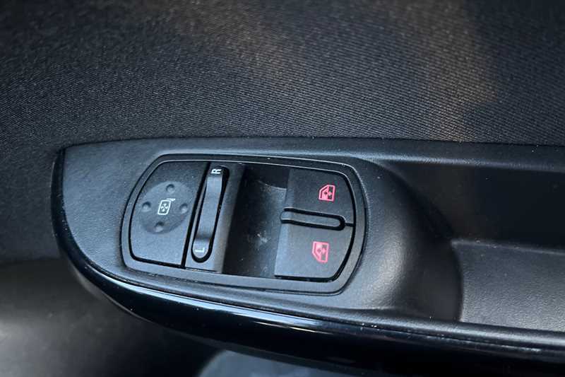 Used Vauxhall Corsa 2018 for sale - 76487643: Photo 16