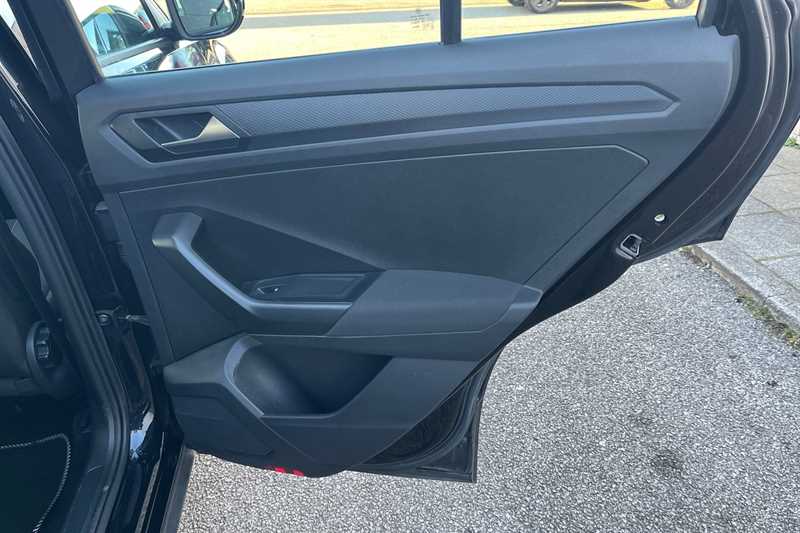 Used Volkswagen T-Roc 2022 for sale - 77146925: Photo 29