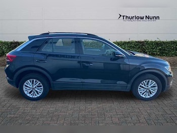 Used Volkswagen T-Roc 2022 for sale - 77146925: Photo