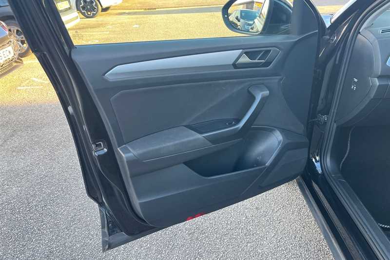 Used Volkswagen T-Roc 2022 for sale - 77146925: Photo 42