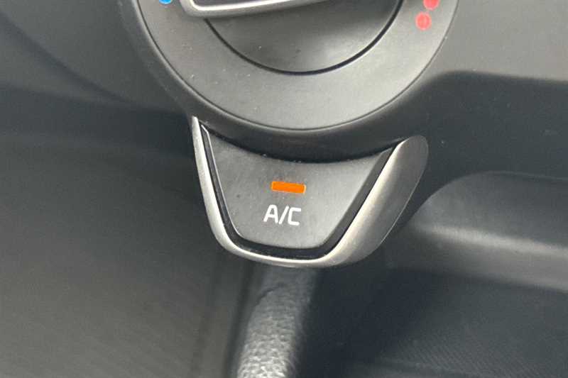 Used Kia Rio 2023 for sale - 77146368: Photo 33