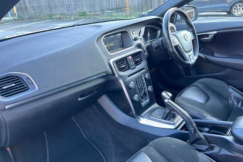 Used Volvo V40 2016 for sale - 76648382: Photo 13